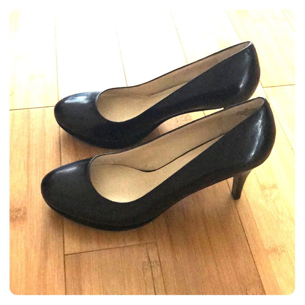 Nine West black pumps size 8m